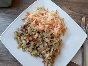 Makaron po chińsku at Wegemania in Kielce