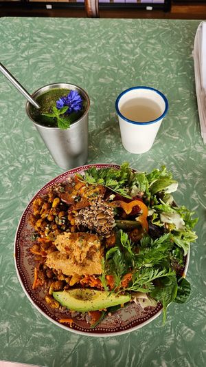 Buddha bowl + green smoothie at Portershed in Christchurch