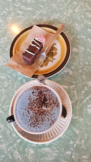 Blue Latte + Kiwi Raspberry Choco Cake at Portershed in Christchurch