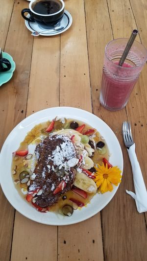 French toast & a Berry smoothie at Portershed in Christchurch