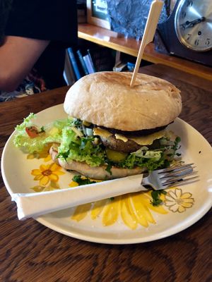 Burger  at Portershed in Christchurch