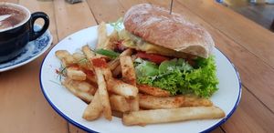 Quarter Pounder Burger at Portershed in Christchurch