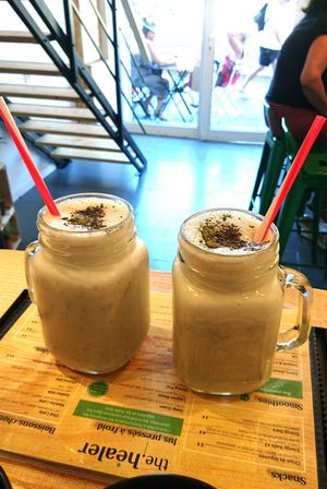 Smoothie Matcha Chia Almond  at The Healer in Nice