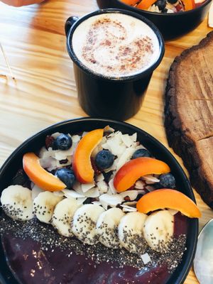 Chai and açai  at The Healer in Nice