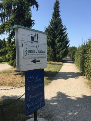 Sign from garden pathway at Landtmann's Jausen Station in Vienna