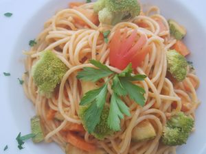 Spagetti with vegetables and vegan cram sause at Select in Kos