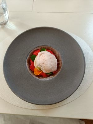 Sorbet, strawberries,... at Humus x Hortense in Brussels