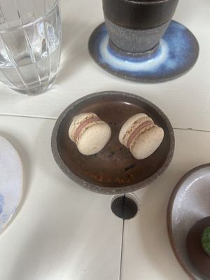 Macaron fermented strawberries   at Humus x Hortense in Brussels