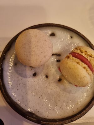 Macaron at Humus x Hortense in Brussels