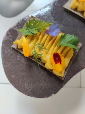 Mise en bouche at Humus x Hortense in Brussels