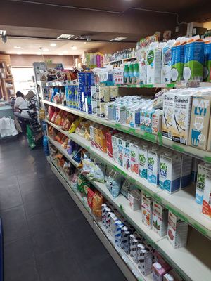 Vegan Milk and snacks at GreenHouseBio in Thessaloniki