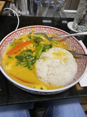 Yellow coconut curry  at FRA - Coa - T1 in Frankfurt
