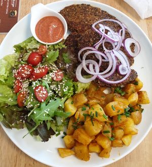 Veganer Grillteller at Veggie Oase in Neuss
