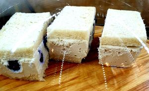 blue berry with cashew nut cream at Maju Story 마주이야기 in Seoul