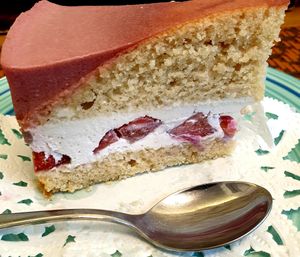 strawberry cake at Maju Story 마주이야기 in Seoul