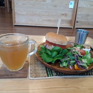 Fermented teeeeaaaa at Maju Story 마주이야기 in Seoul