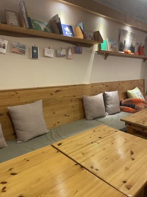 Regular sitting area  at Maju Story 마주이야기 in Seoul