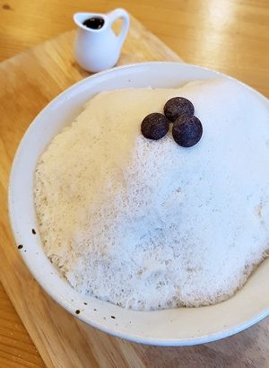 Vegan Bingsu (빙수): coffee flavor at Maju Story 마주이야기 in Seoul