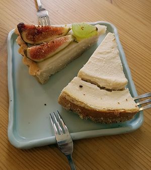 Vegan cheesecake and fig tarte at Maju Story 마주이야기 in Seoul