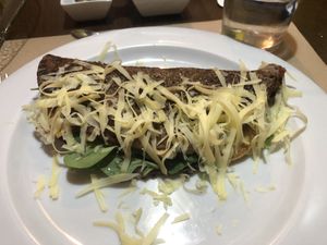 Crepe con espinacas 
Spinach Crepe at El Delantal Verde in Onda