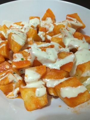 Patatas bravas veganas Toki Alai at Aramako Toki Alai in Arama