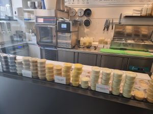 sauces - knowledgeable about which ones are vegan at Low C in Ypres