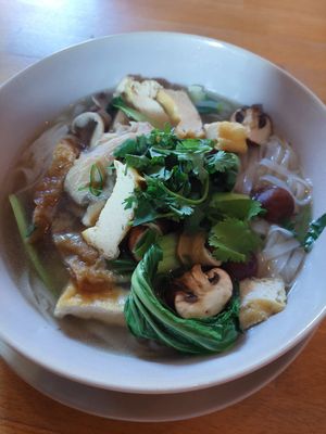 Pho Hanoi with tofu, seitan, mushrooms (no. V41, 9.90€) at +84 Asian Restaurant in Berlin