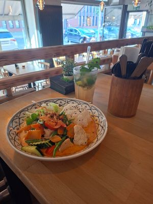 Shanghai curry at +84 Asian Restaurant in Berlin