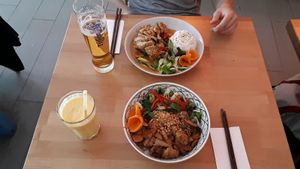 Wir hatten Peanut Princess mit Ente und eines der Angebotsgerichte - lecker! at +84 Asian Restaurant in Berlin