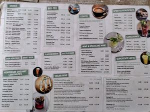 Drinks at Veggiezz - Opernring in Vienna