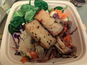 Rainbow bowl at Veggiezz - Opernring in Vienna