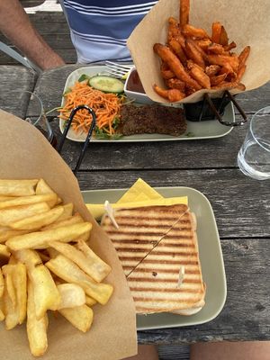   at Veggiezz - Opernring in Vienna