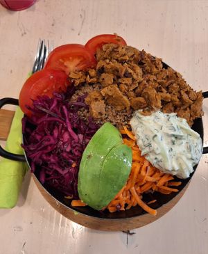 Gyros bowl at Veggiezz - Opernring in Vienna