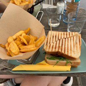 Clubsandwich (12,90€) at Veggiezz - Opernring in Vienna