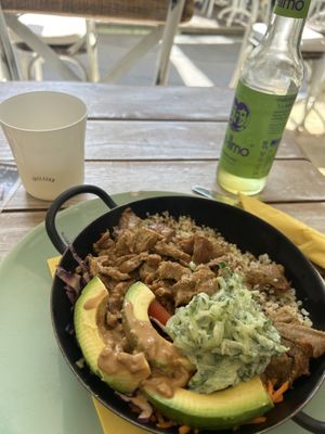 gyros bowl and melonade  at Veggiezz - Opernring in Vienna