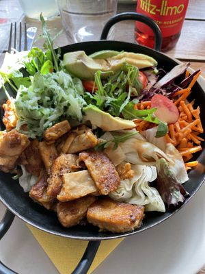 Seitan rainbow bowl  at Veggiezz - Opernring in Vienna