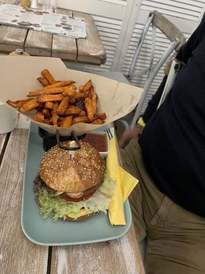 Spicy Burger #Veganuary at Veggiezz - Opernring in Vienna