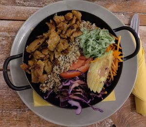 Vegan Gyros bowl with quinoa and veggies at Veggiezz - Opernring in Vienna