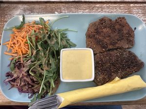 Vegan Steak wow! so good and peppery   at Veggiezz - Opernring in Vienna