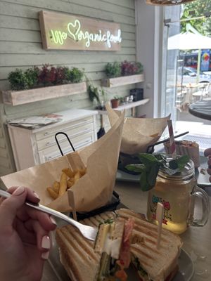 Clubsandwich + fries   at Veggiezz - Opernring in Vienna