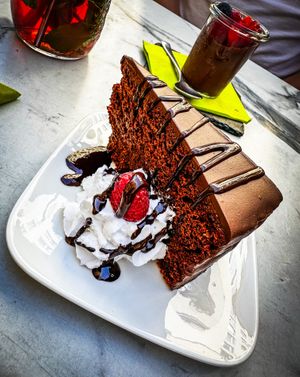 Sachertorte, Avocado 🥑 Mousse au Chocolat  🤤  at Veggiezz - Opernring in Vienna