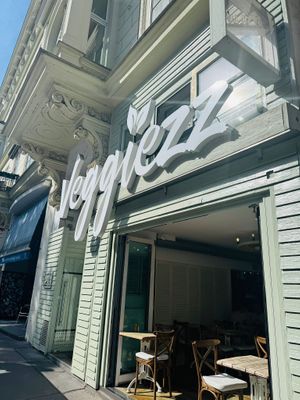   at Veggiezz - Opernring in Vienna