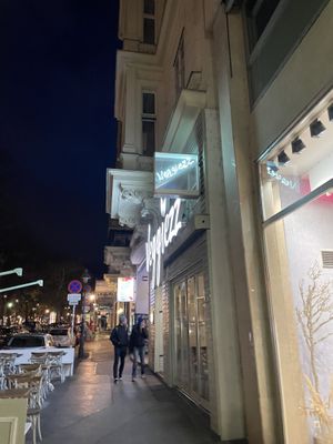   at Veggiezz - Opernring in Vienna