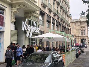 Top at Veggiezz - Opernring in Vienna