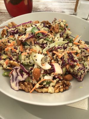 Spring quinoa salad at Veggiezz - Opernring in Vienna
