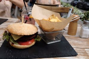 Smoky burger with seitan patty  at Veggiezz - Opernring in Vienna