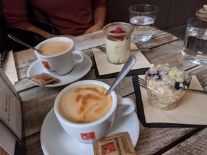 coffee and cakes at Veggiezz - Opernring in Vienna