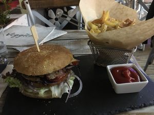 Farmer’s Burger at Veggiezz - Opernring in Vienna