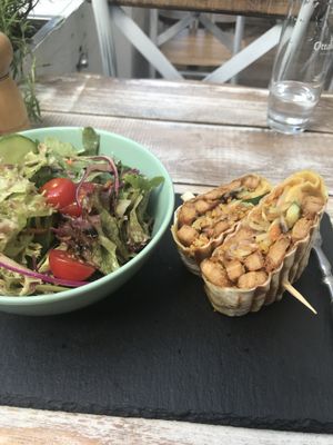 Curry ‘chicken’ wrap with side of salad instead of fries  at Veggiezz - Opernring in Vienna