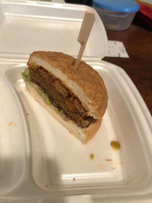 BBQ burger 🍔 at Waipawa - Letna in Prague